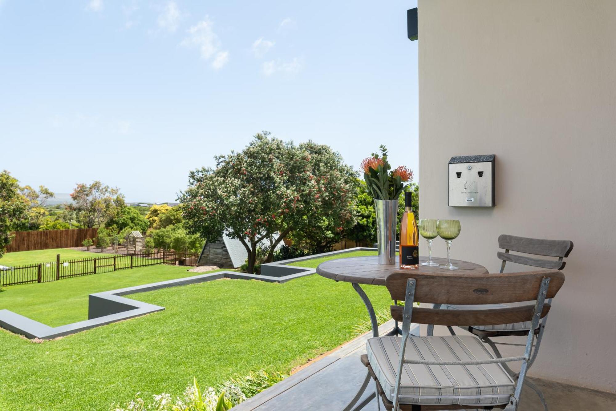Sunset Splendour Guesthouse Noordhoek Exterior photo