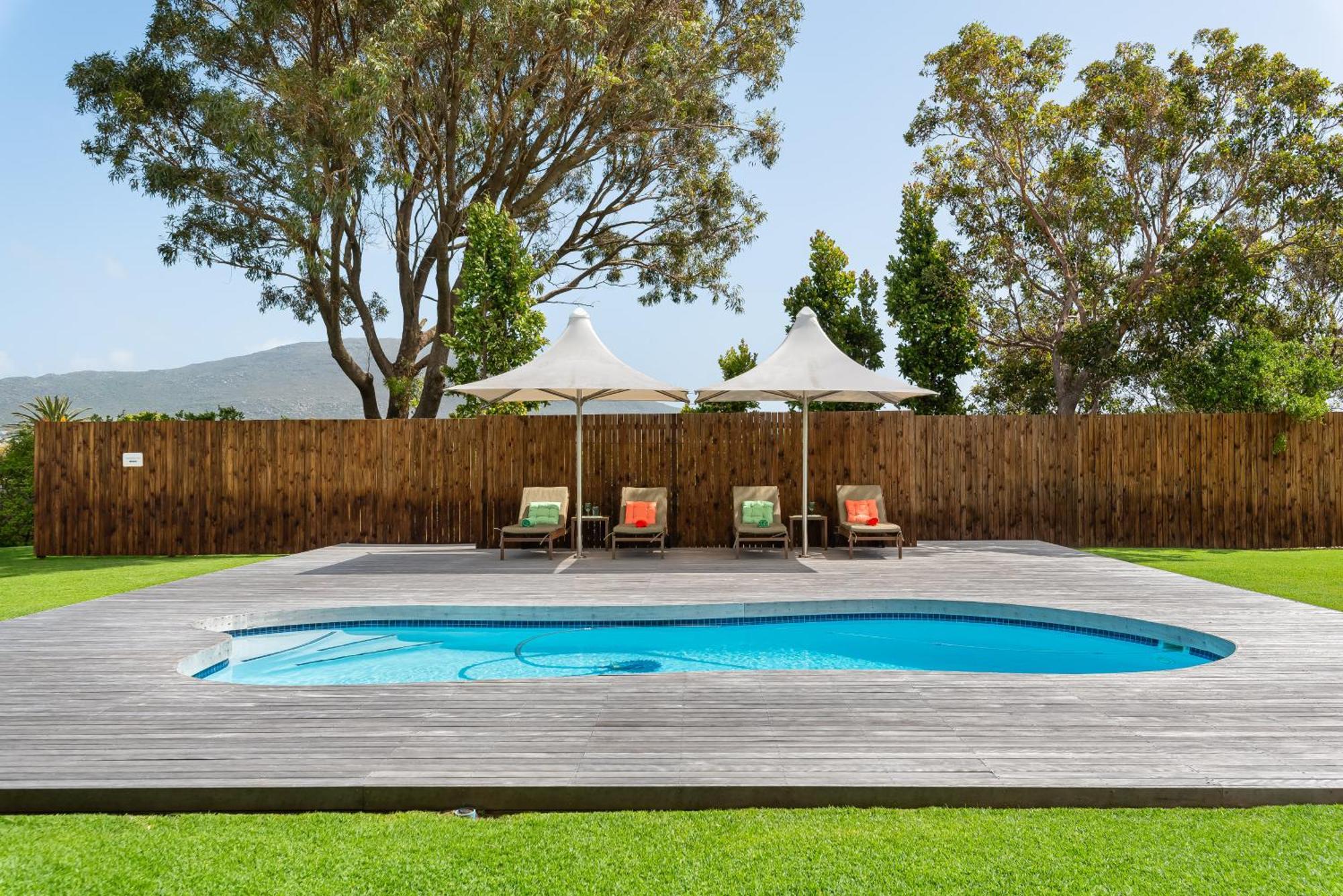 Sunset Splendour Guesthouse Noordhoek Exterior photo