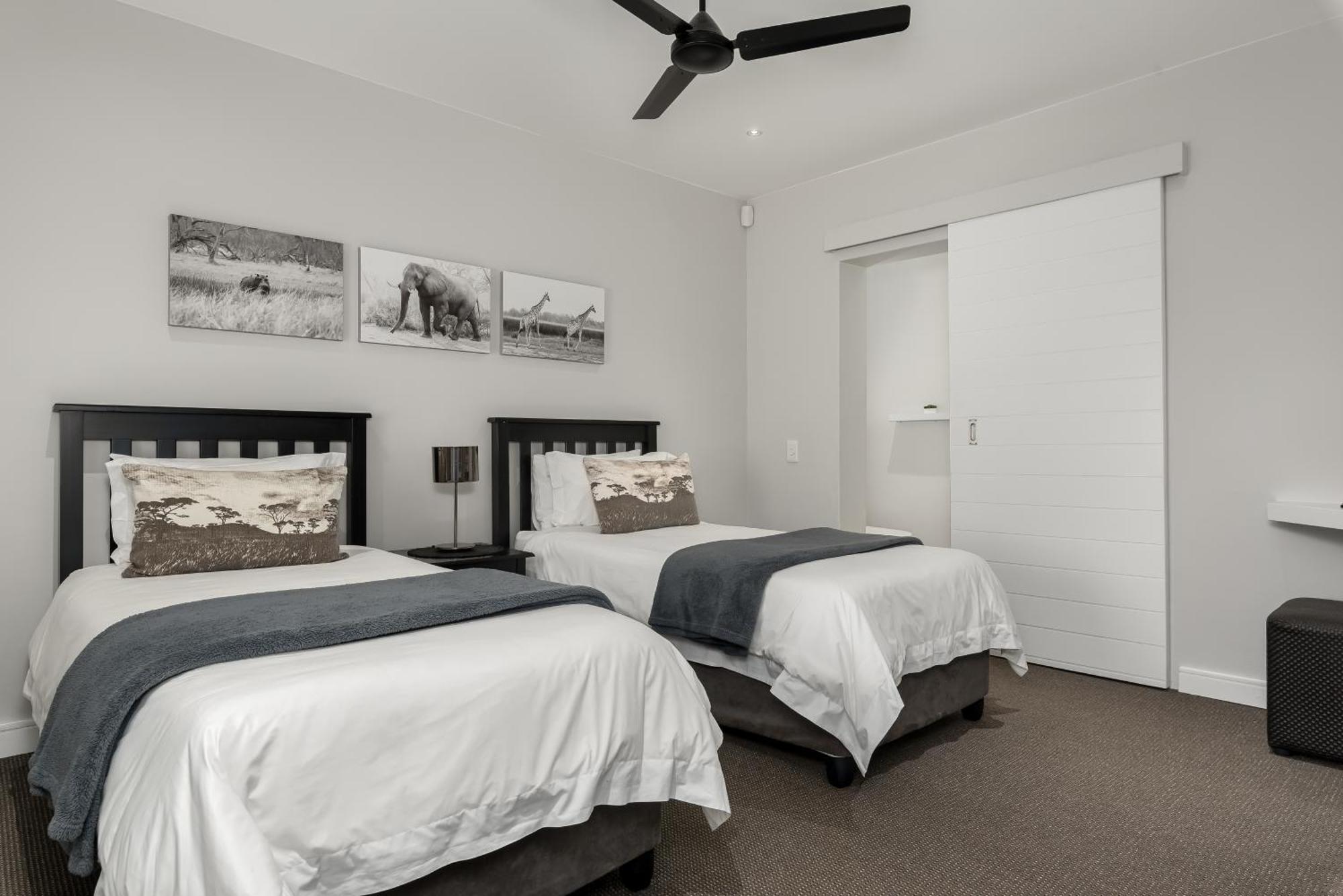 Sunset Splendour Guesthouse Noordhoek Room photo